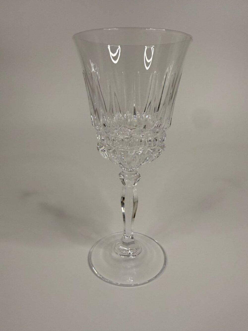 Vintage Villeneuve Cristal d'Arques Durand Wine Glass, approx. 6.75" tall